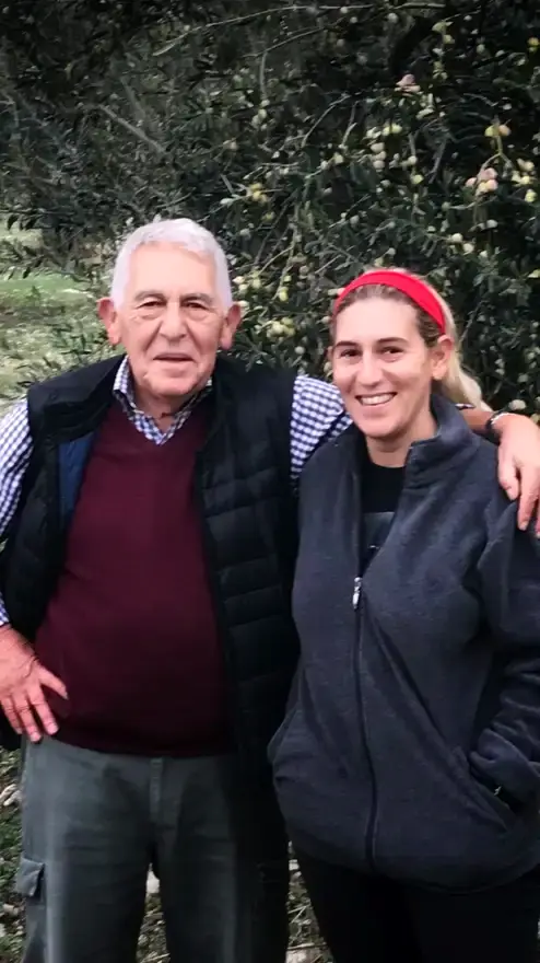 Ayvada dört kuşak aile üretimi zeytinlikte