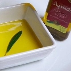 Ayvada Ayvalık Soğuk Sıkım Natürel Sızma Zeytinyağı