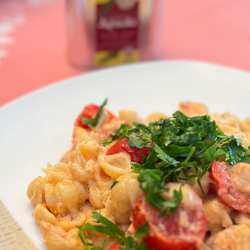 Kremalı Domates Soslu Somonlu Makarna Tarifi 